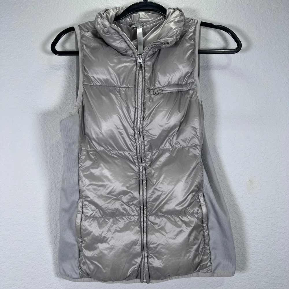 Fabletics Puffer Vest Lightweight Quilted Full Zip Sleeveless Layer size small - Picture 2 of 8